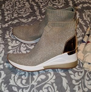 MICHAEL MICHAEL KORS

Skyler Extreme Metallic Stre